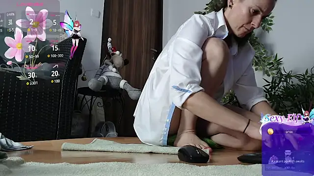 Snapshot of Squirtmania chatting on December 18, 5:04 am Squirtmania online show from December 18, 5:04 am