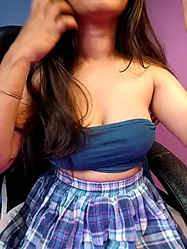 Snapshot of Aditi_1 chatting on February 18, 12:59 am Aditi 1 online show from February 18, 12:59 am