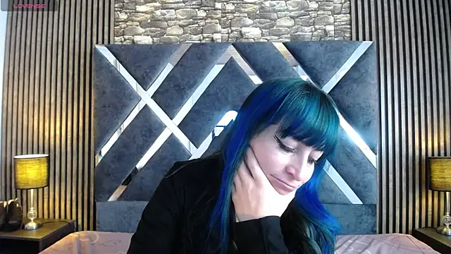 Snapshot of alicia_moom chatting on January 4, 7:23 pm alicia moom online show from January 4, 7:23 pm