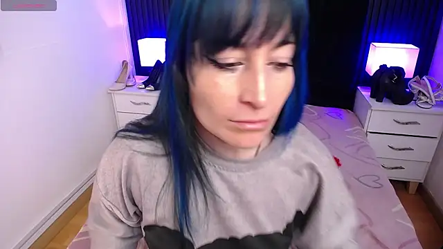 Snapshot of alicia_moom chatting on January 20, 3:07 pm alicia moom online show from January 20, 3:07 pm
