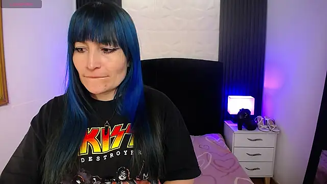 Snapshot of alicia_moom chatting on January 23, 7:51 pm alicia moom online show from January 23, 7:51 pm