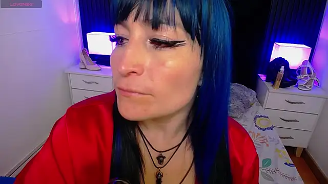 Snapshot of alicia_moom chatting on February 11, 7:38 pm alicia moom online show from February 11, 7:38 pm