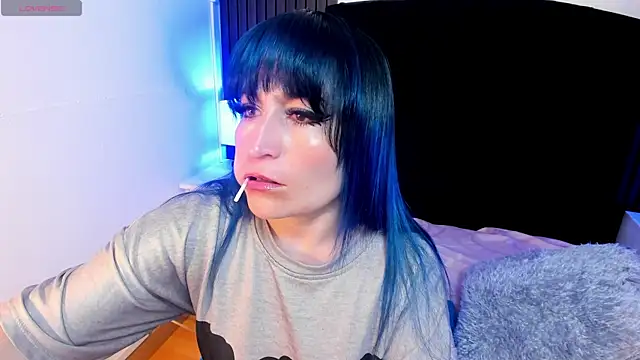 Snapshot of alicia_moom chatting on September 26, 8:24 pm alicia moom online show from September 26, 8:24 pm