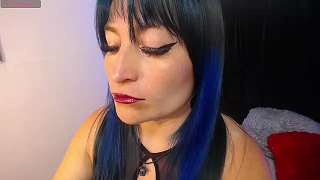 Snapshot of alicia_moom chatting on October 7, 6:49 pm alicia moom online show from October 7, 6:49 pm