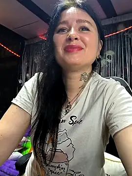 KikiXRed online show from April 12, 4:06 am