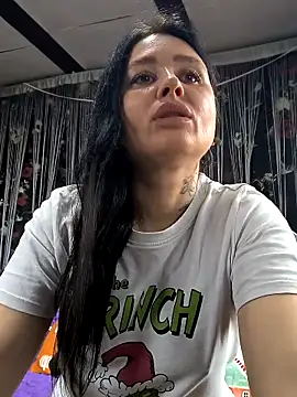 KikiXRed online show from April 15, 8:43 am