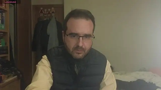 curiosillo83 online show from March 6, 3:35 pm