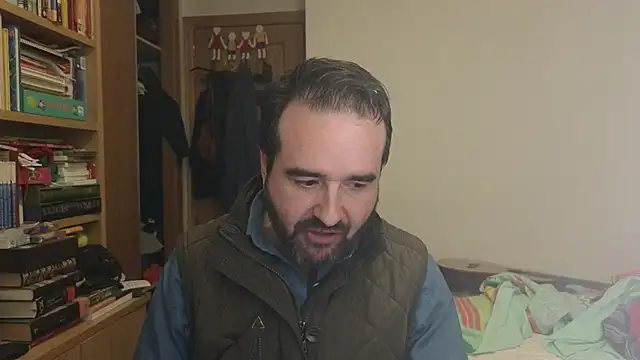 curiosillo83 online show from December 18, 3:29 pm