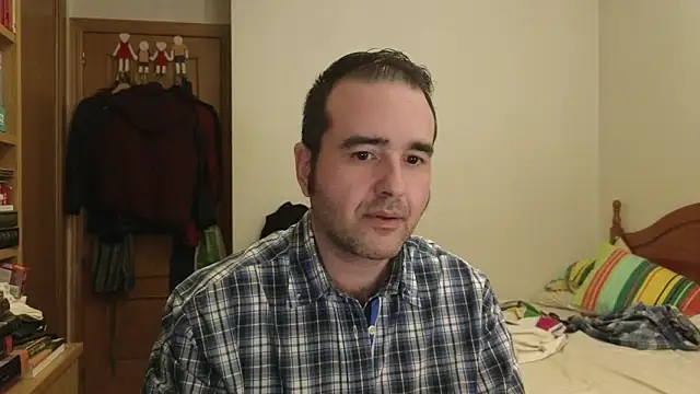 curiosillo83 online show from April 22, 7:48 pm