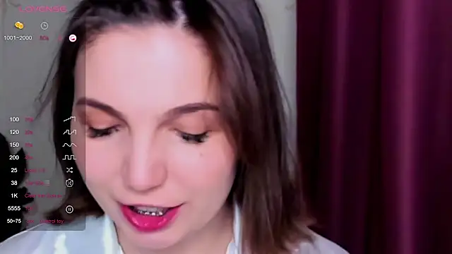 KindHazelHere  online show from February 18, 11:00 am