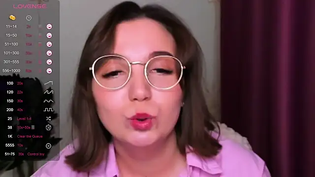 KindHazelHere  online show from March 9, 7:05 pm