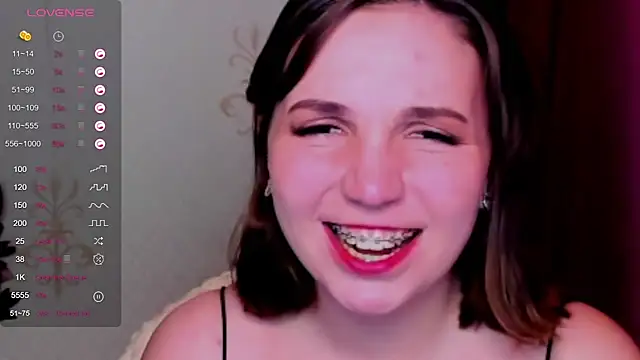 KindHazelHere  online show from March 22, 5:17 am