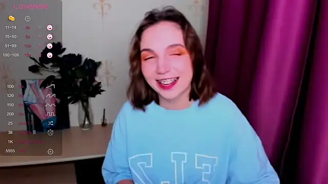 KindHazelHere  online show from September 13, 8:41 pm