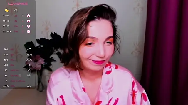 KindHazelHere  online show from October 6, 12:13 pm