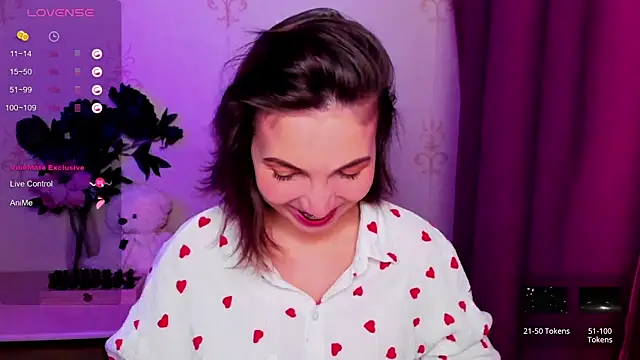 KindHazelHere  online show from February 24, 11:25 pm