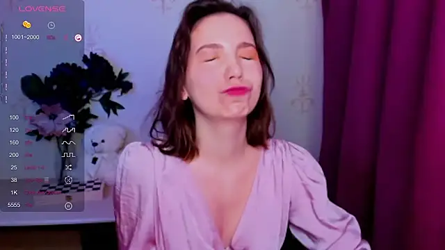 KindHazelHere  online show from April 21, 6:09 am