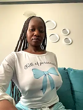 Snapshot of Hardnipples8 chatting on November 17, 7:25 am Hardnipples8 online show from November 17, 7:25 am