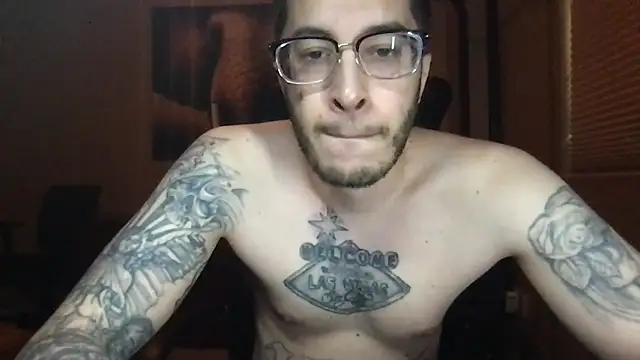 Snapshot of Bwcjoshbanks chatting on May 8, 12:10 pm Bwcjoshbanks online show from May 8, 12:10 pm