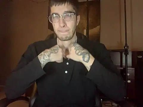 Snapshot of Bwcjoshbanks chatting on May 29, 4:38 pm Bwcjoshbanks online show from May 29, 4:38 pm