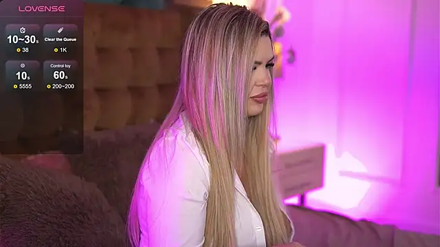 SophieBoobsX online show from February 12, 6:29 am