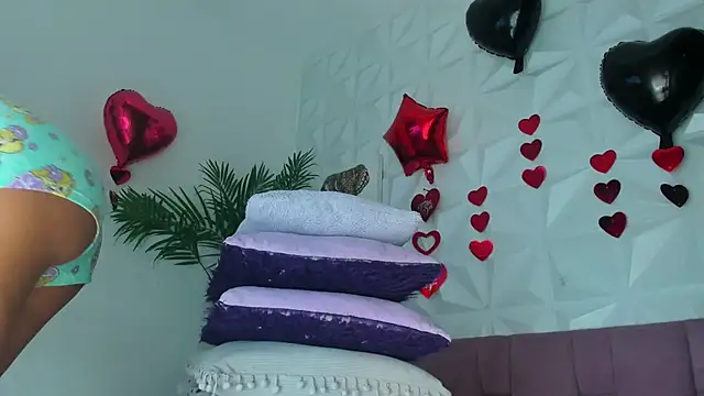 Hellen Sky online show from April 21, 7:06 pm