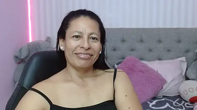 mature martina online show from February 5, 6:13 am