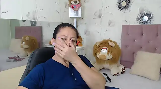 mature martina online show from February 11, 6:44 pm