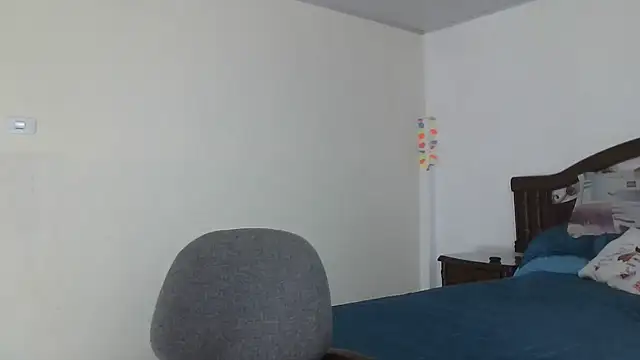 ruby-milf1 online show from December 13, 8:47 pm