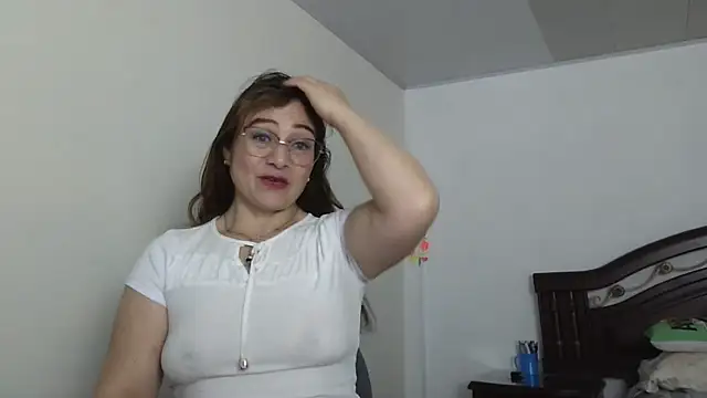 ruby-milf1 online show from January 18, 2:23 pm