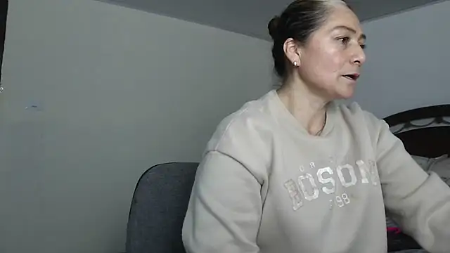 ruby-milf1 online show from January 24, 9:15 pm