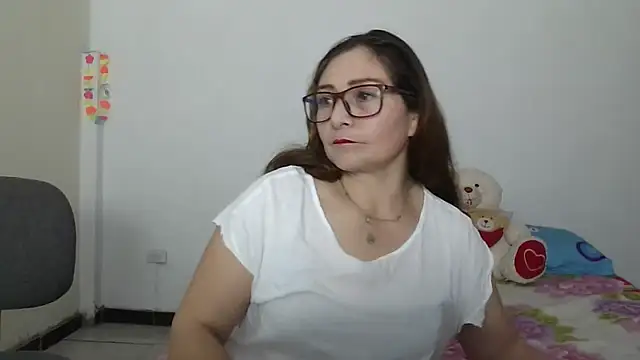 ruby-milf1 online show from February 18, 7:52 pm