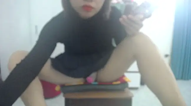 Snapshot of Selina_Sweet chatting on February 27, 6:07 am Selina Sweet online show from February 27, 6:07 am