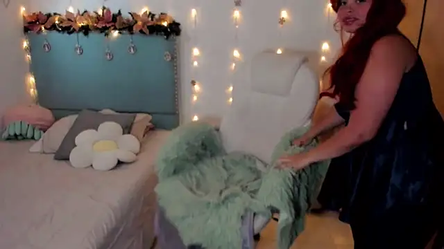 damn that booty online show from December 18, 1:50 pm