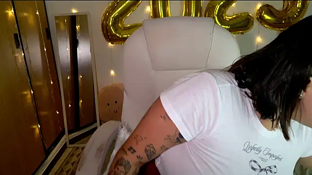 bigbooty-30 online show from January 5, 1:35 am