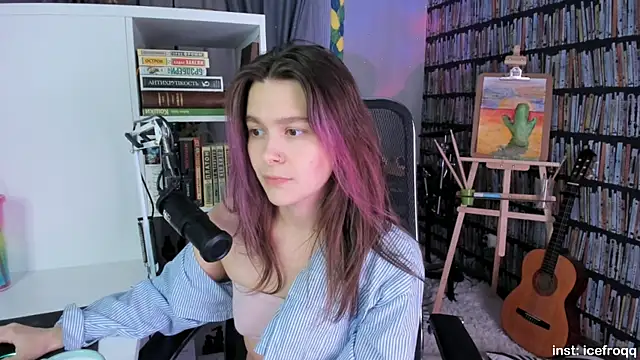 icefroqq online show from December 4, 9:35 pm