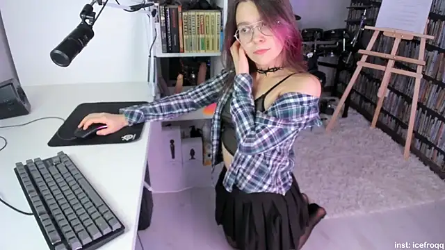 icefroqq online show from January 22, 9:43 pm