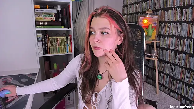 icefroqq online show from April 28, 8:47 pm