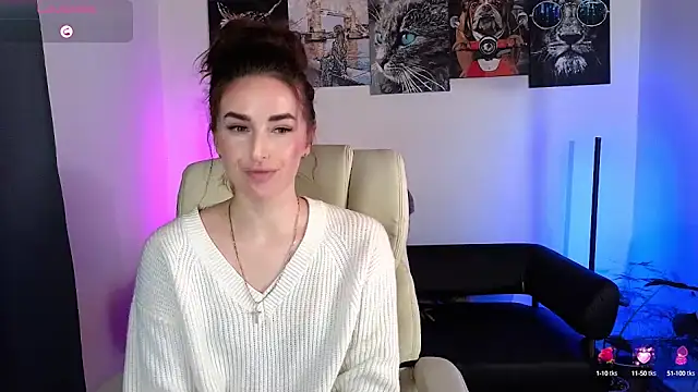 Snapshot of xx_adrihanna_xx chatting on February 19, 6:00 pm xx adrihanna xx online show from February 19, 6:00 pm