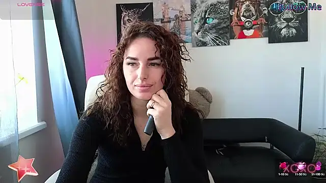 Snapshot of xx_adrihanna_xx chatting on February 21, 7:56 am xx adrihanna xx online show from February 21, 7:56 am