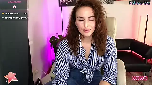 Snapshot of xx_adrihanna_xx chatting on February 25, 3:05 pm xx adrihanna xx online show from February 25, 3:05 pm