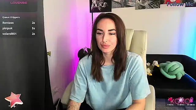 Snapshot of xx_adrihanna_xx chatting on February 27, 6:53 pm xx adrihanna xx online show from February 27, 6:53 pm