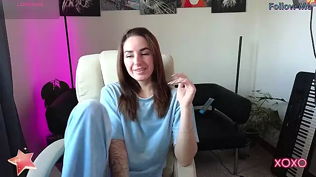 Snapshot of xx_adrihanna_xx chatting on February 28, 6:21 am xx adrihanna xx online show from February 28, 6:21 am