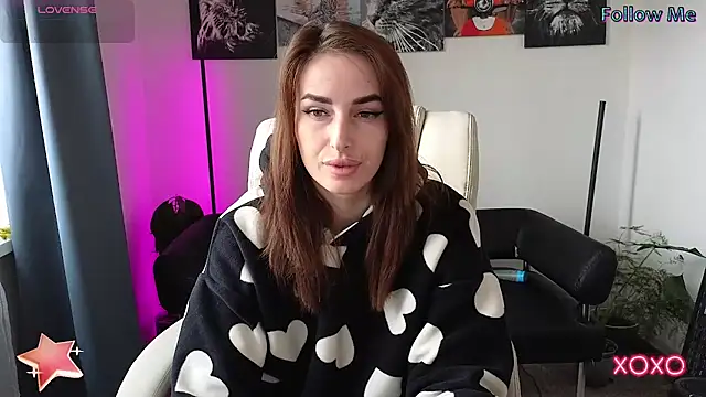 Snapshot of xx_adrihanna_xx chatting on March 4, 8:57 am xx adrihanna xx online show from March 4, 8:57 am