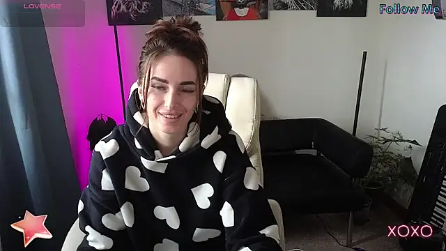 Snapshot of xx_adrihanna_xx chatting on March 12, 6:40 am xx adrihanna xx online show from March 12, 6:40 am