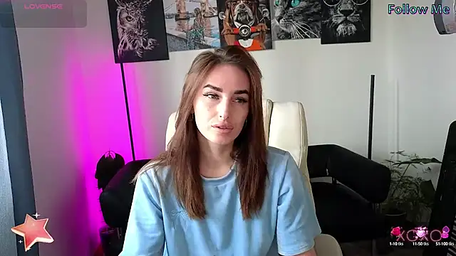 Snapshot of xx_adrihanna_xx chatting on March 13, 6:26 am xx adrihanna xx online show from March 13, 6:26 am