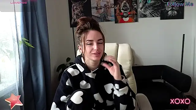 Snapshot of xx_adrihanna_xx chatting on March 15, 7:53 am xx adrihanna xx online show from March 15, 7:53 am