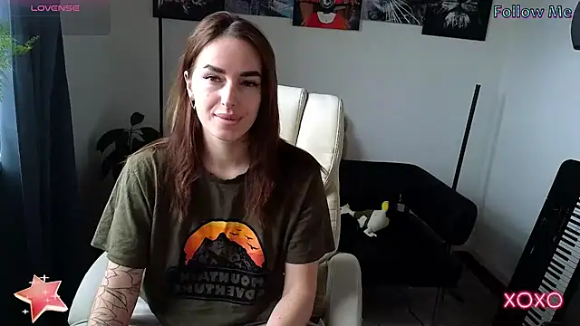 Snapshot of xx_adrihanna_xx chatting on March 17, 6:18 am xx adrihanna xx online show from March 17, 6:18 am