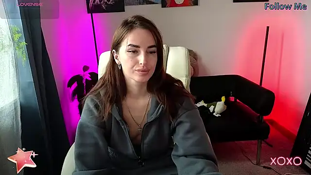 Snapshot of xx_adrihanna_xx chatting on March 17, 9:44 am xx adrihanna xx online show from March 17, 9:44 am