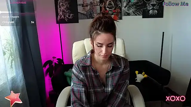 Snapshot of xx_adrihanna_xx chatting on March 19, 5:52 am xx adrihanna xx online show from March 19, 5:52 am