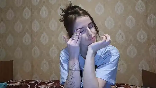 Snapshot of xx_adrihanna_xx chatting on February 24, 5:44 pm xx adrihanna xx online show from February 24, 5:44 pm